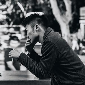 老男人舔逼颜面
